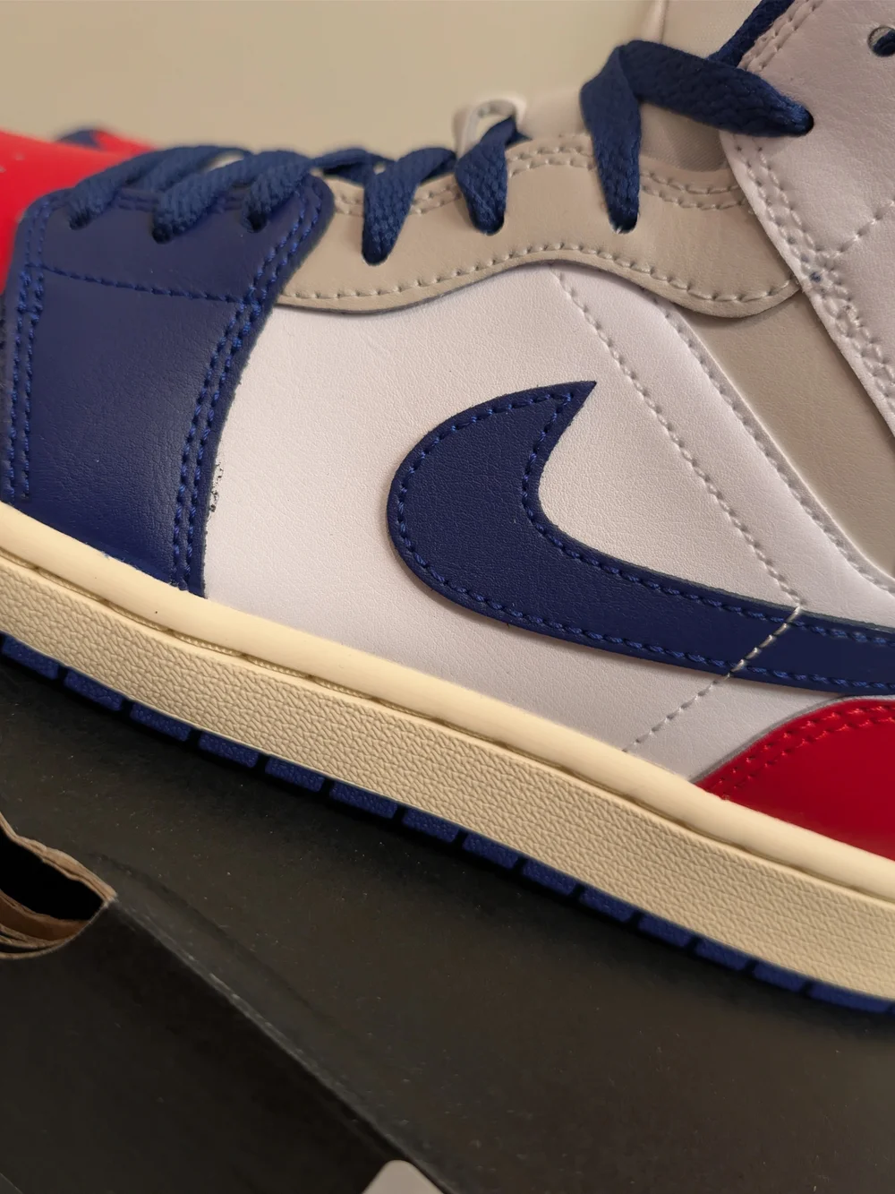 Jordan Air Jordan 1 Mid White Blue Red